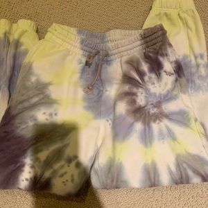 Aritzia TNA sweatpants